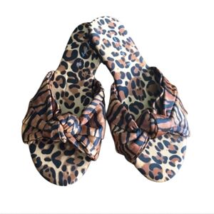 In Every Story Flat Scandals with a knot and animal print, Size 10W